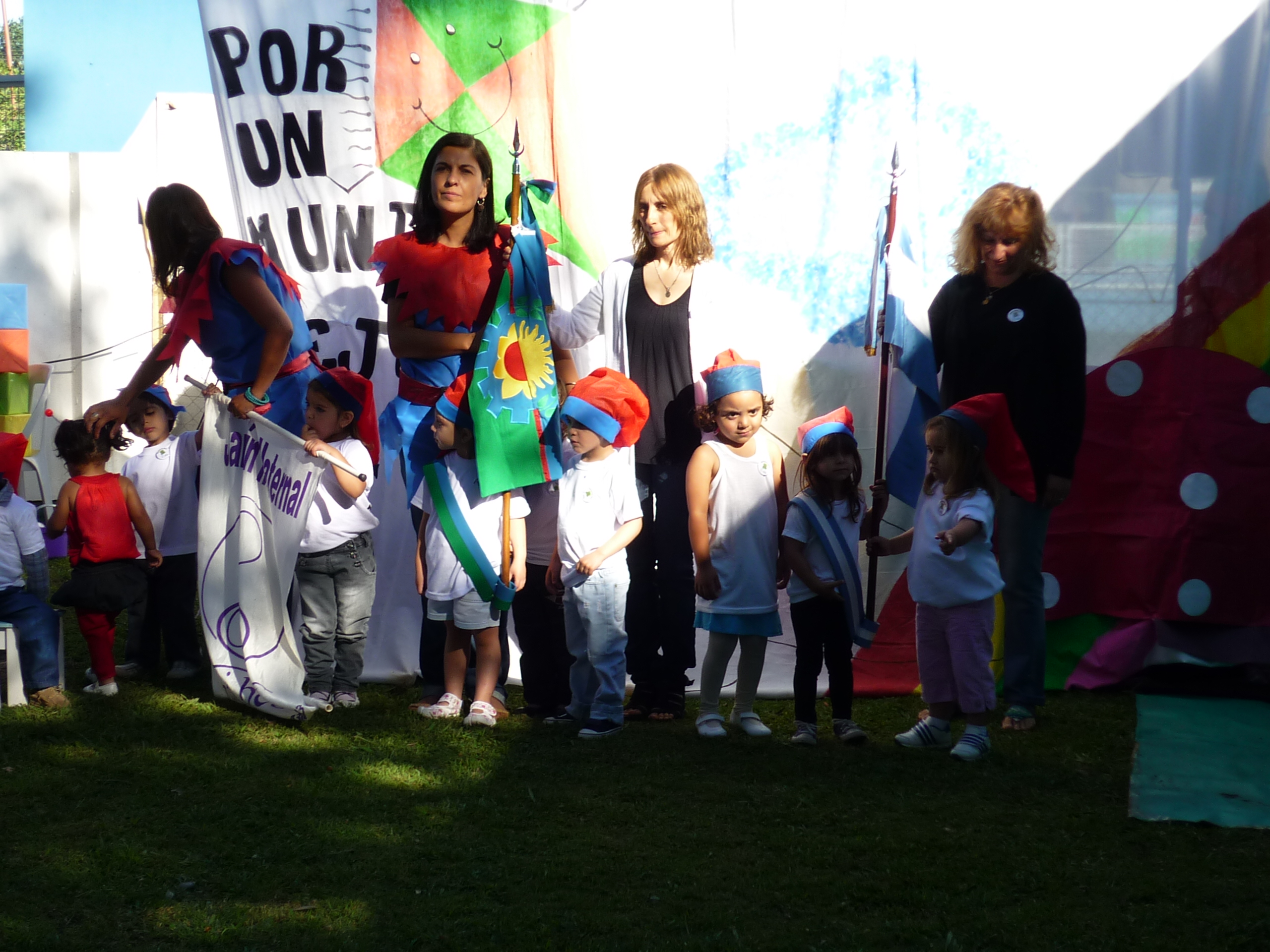 fotos/2012-12-25 - Acto egresados jardin maternal/P1030072.JPG